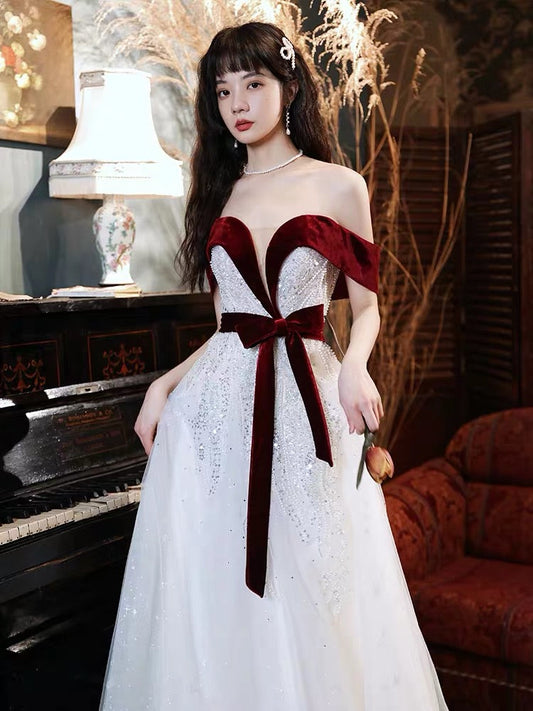 Béatrice Gown