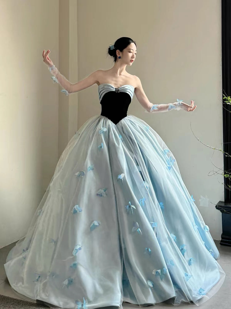 Zova Gown