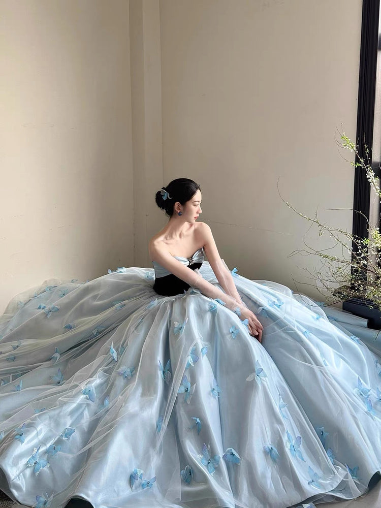 Zova Gown