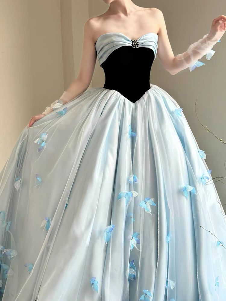 Zova Gown