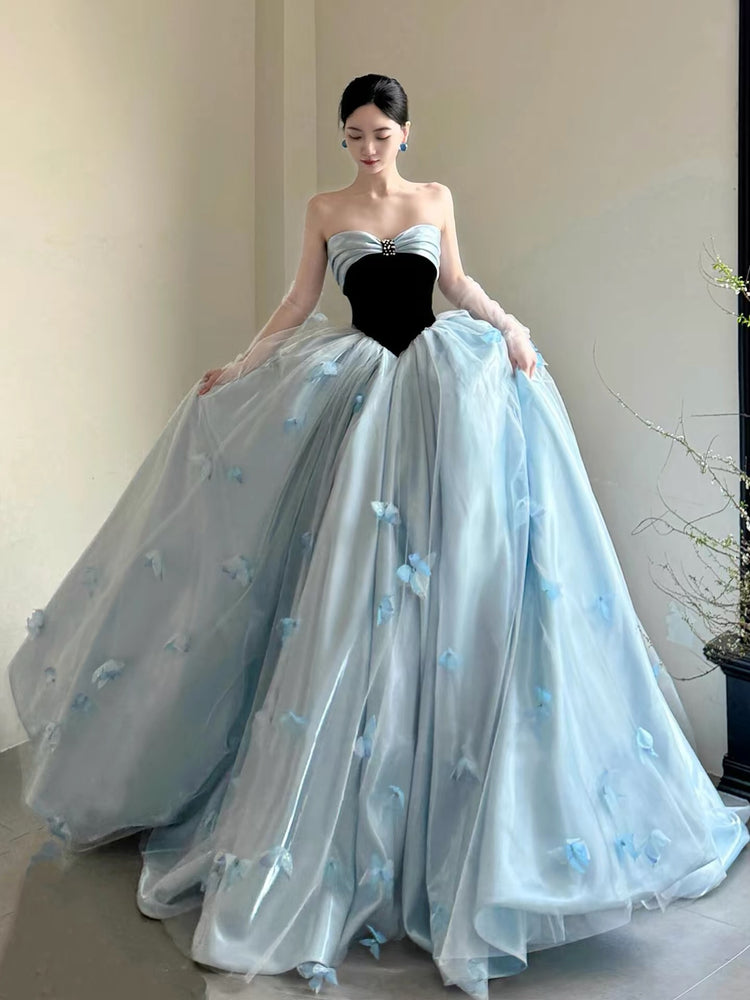 Zova Gown